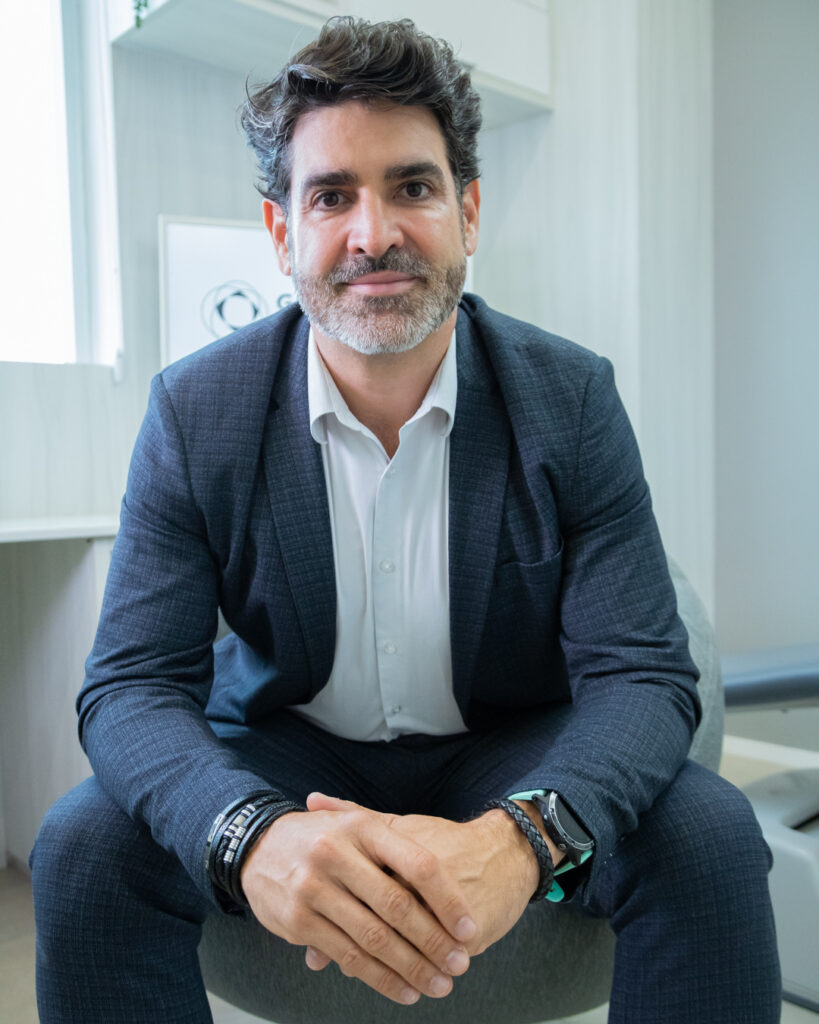 Dr. Gabriel Bijos, otorrinolaringologista especialista em rinoplastia em Salvador, Bahia