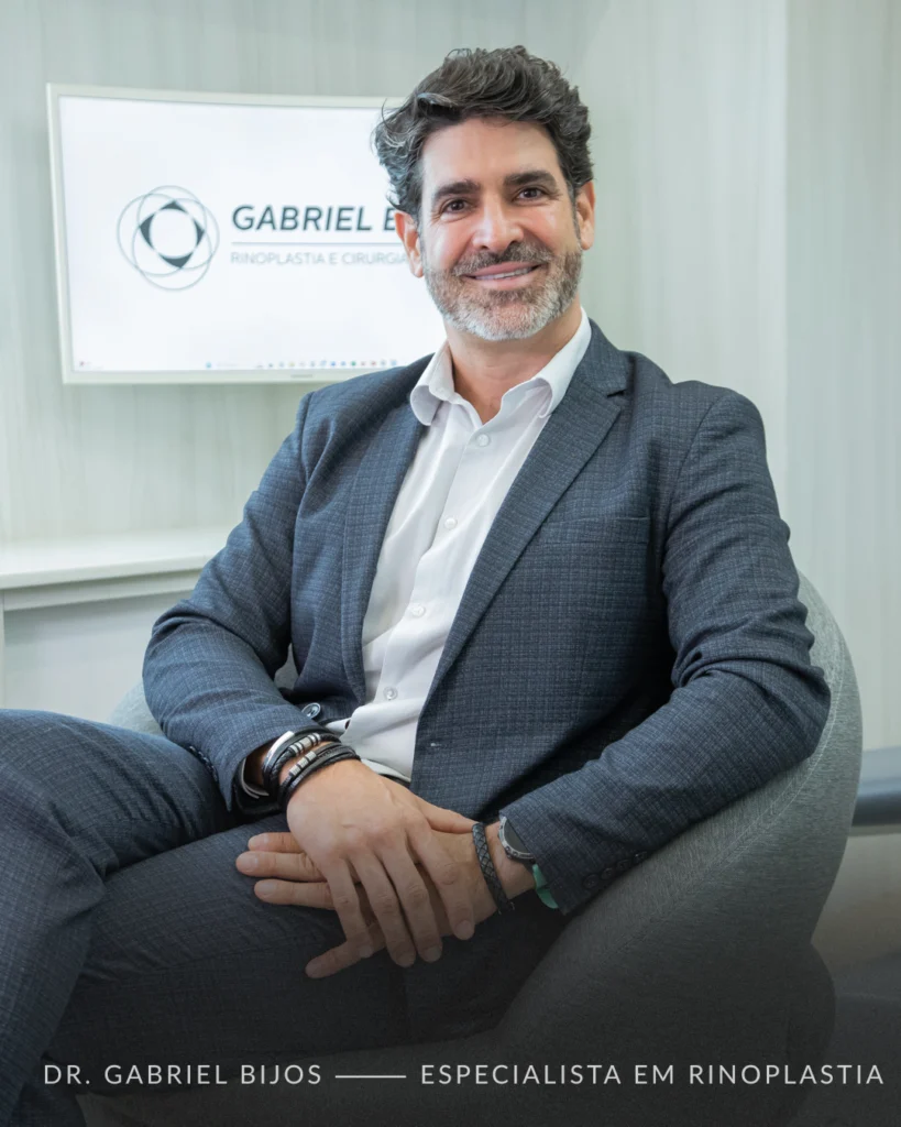 Dr. Gabriel no consultorio